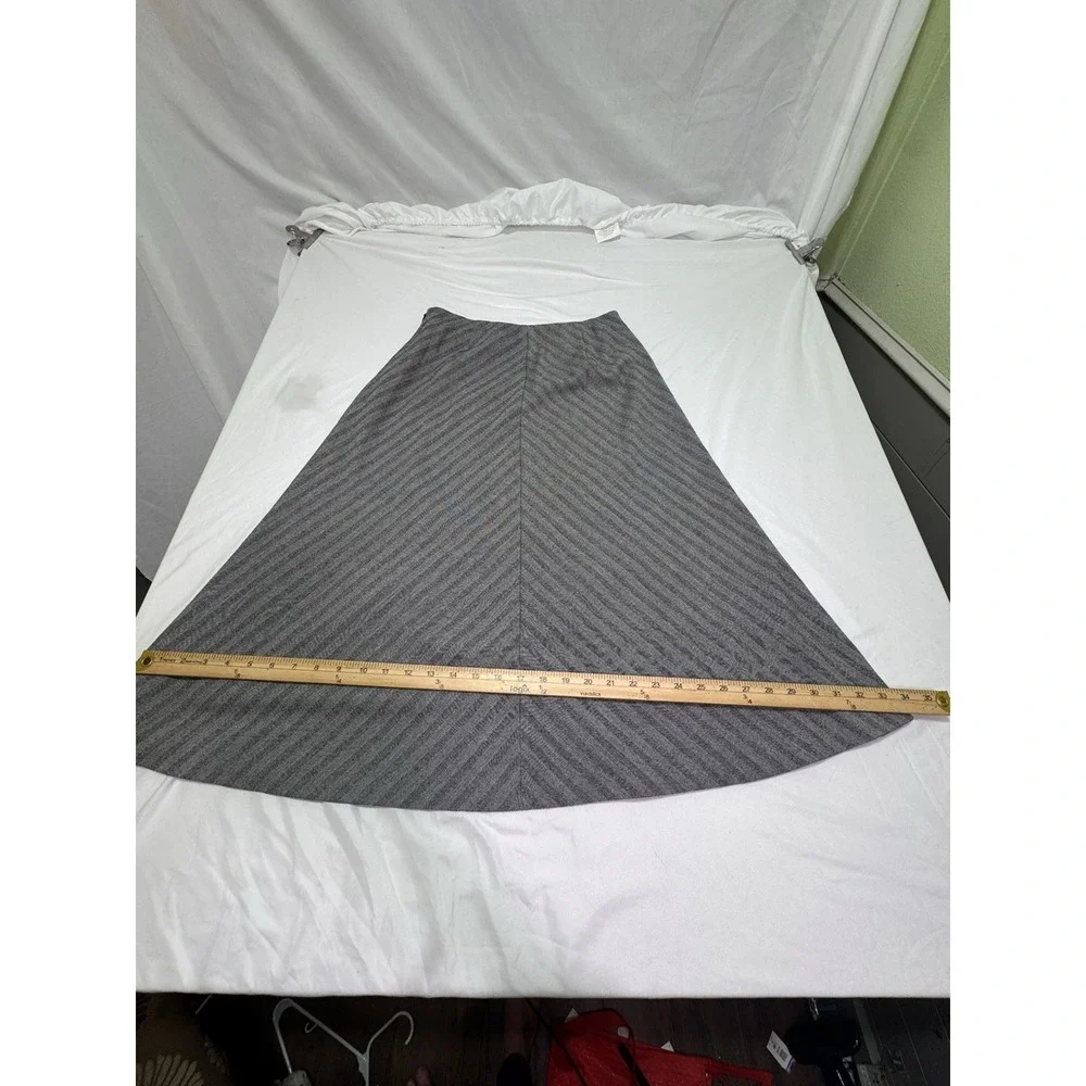 Eddie Bauer Women's Skirt Size 4 Gray Striped Long A-Line Y2K‎ Style Minimalist